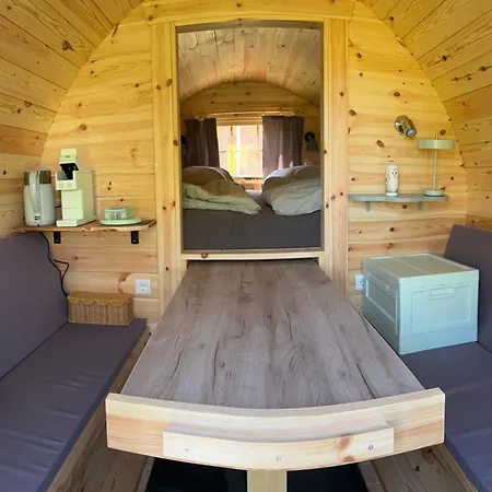 Obstgarten Im Warnetal- Campingfass Kobel Kamp alanı *